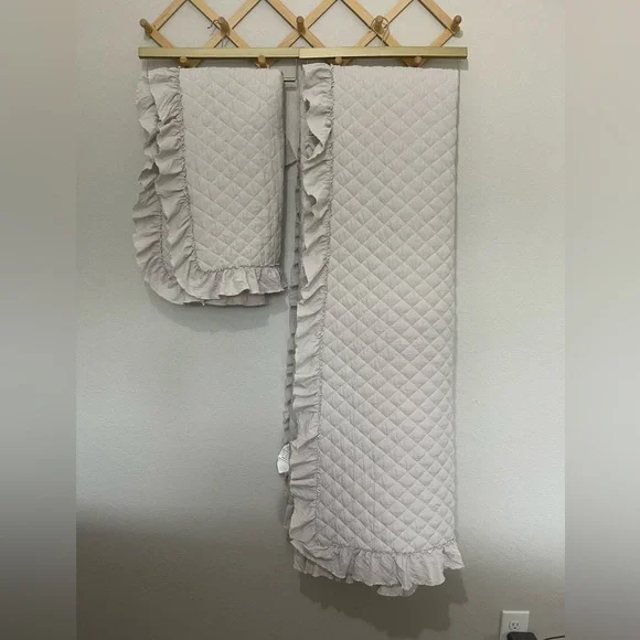 Diamond Ruffle Embroidered Shabby Chic 3 pc Queen Quilt Set - Picture 1 of 11